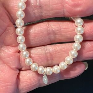 Roman RMN High Lustre Faux Pearl Ivory Stretch Bracelet
